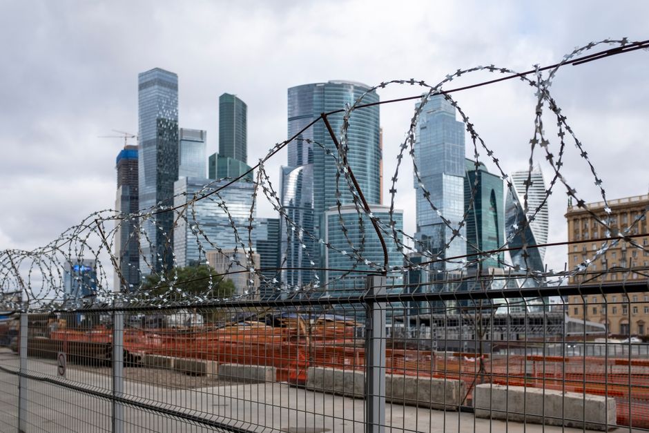 How Do I Secure a Construction Site Overnight Without Power or Internet?